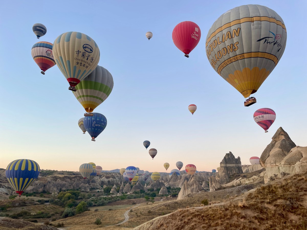 Kappadokien-Reise: Zwischen Heißluftballoons, Feenkaminen & den schönen türkischen&nbsp;Pferden